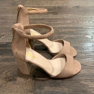 Lulus Size 8 Ankle Strap Open Toe Suede 3 inch Heels